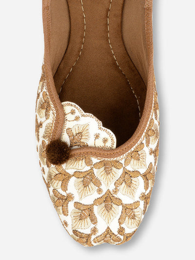 Women's Offfwhite Designer Embroidered Womens Indian Ethnic Comfort Footwear - Saras The Label