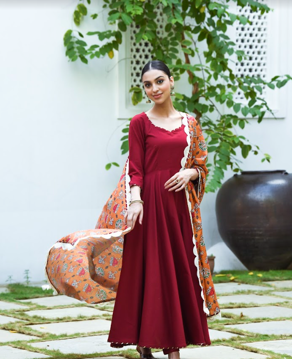 Gown With Patola Dupatta (2Pc) By SARAS THE LABEL